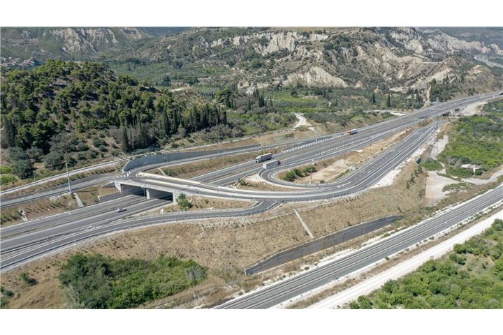 Παράδοση στην κυκλοφορία του νέου Κόμβου Λυκοποριάς