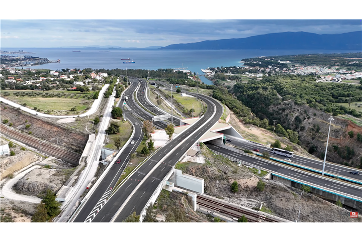 The bridge of the Athens-Korinthos Old National Road at Loutraki interchange opens to traffic 